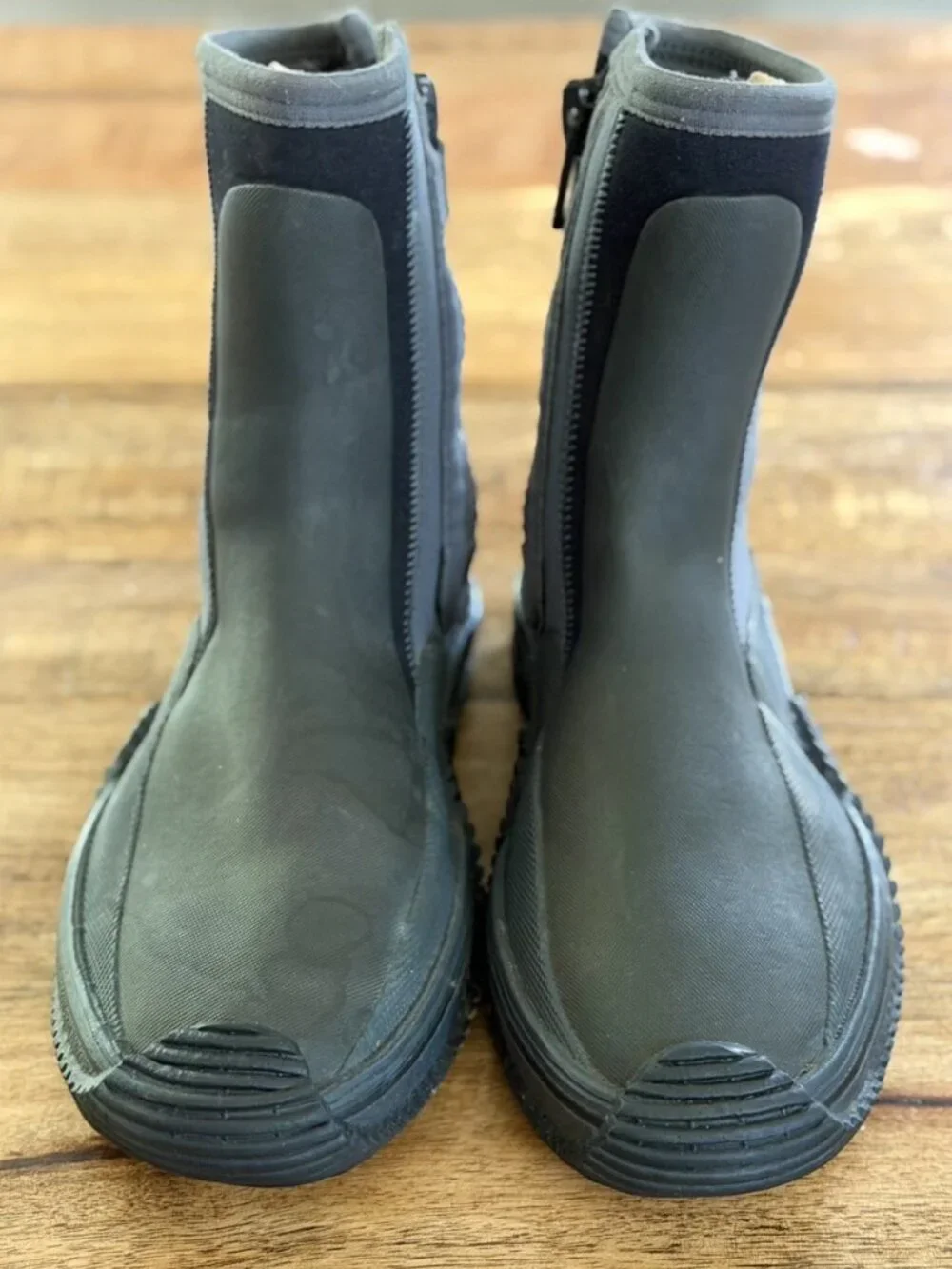 Gill Aero Water/Sailing Boots USA 9 Euro 42 Neoprene Rubber Gray Black